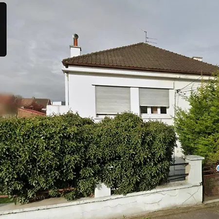 Le Dilly - Rez-de-chaussee Avec Jardin Clos Appartement *