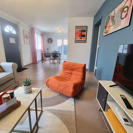 Le Dilly - Rez-de-chaussee Avec Jardin Clos Appartement *